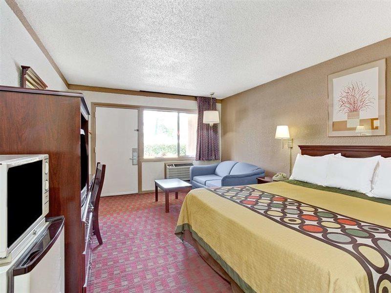 Hotel Super 8 By Wyndham Williamsburg/Historic Area Exterior foto