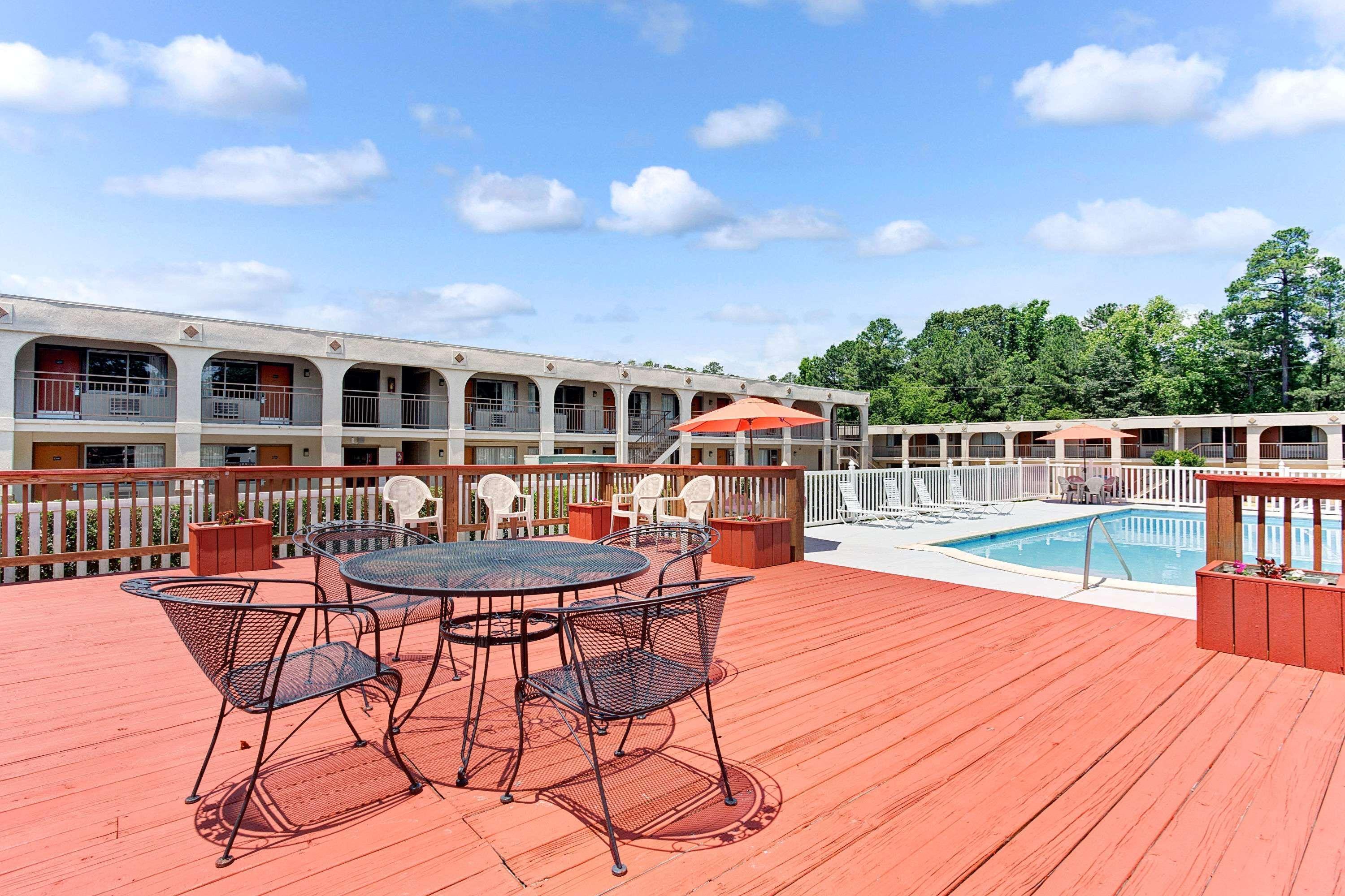 Hotel Super 8 By Wyndham Williamsburg/Historic Area Exterior foto